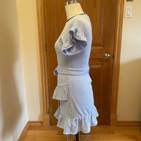 Michael Kors Women’s Blue/White Striped Ruffled Faux-Wrap Dress || Size: XXS - Picture 5 of 7